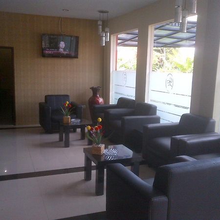 Gumilang Hotel Богор Экстерьер фото