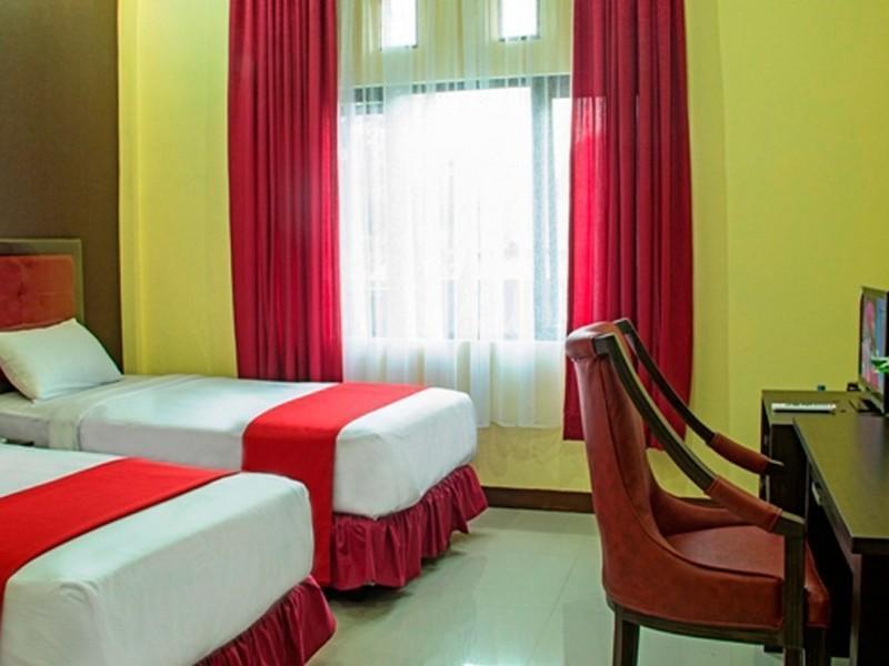 Gumilang Hotel Богор Экстерьер фото
