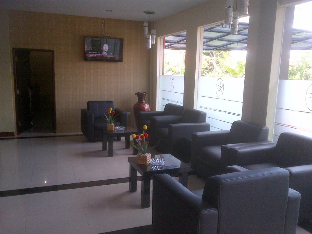 Gumilang Hotel Богор Экстерьер фото