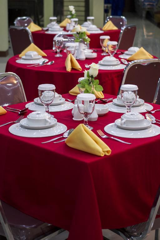 Gumilang Hotel Богор Экстерьер фото