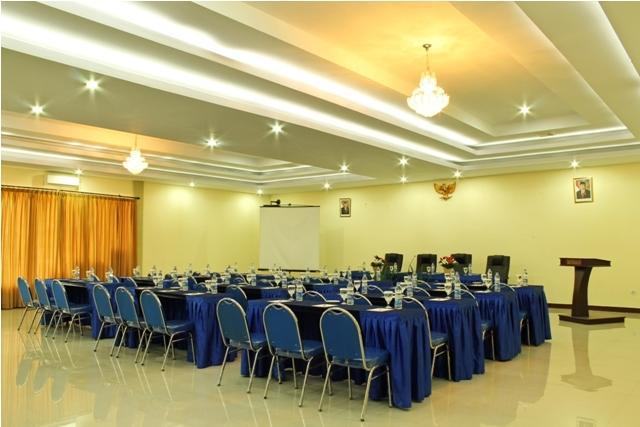 Gumilang Hotel Богор Экстерьер фото