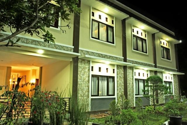 Gumilang Hotel Богор Экстерьер фото