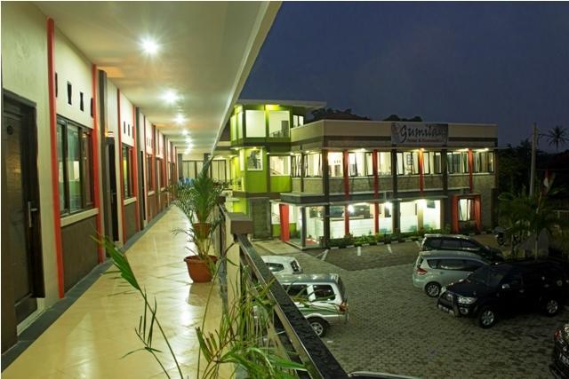 Gumilang Hotel Богор Экстерьер фото
