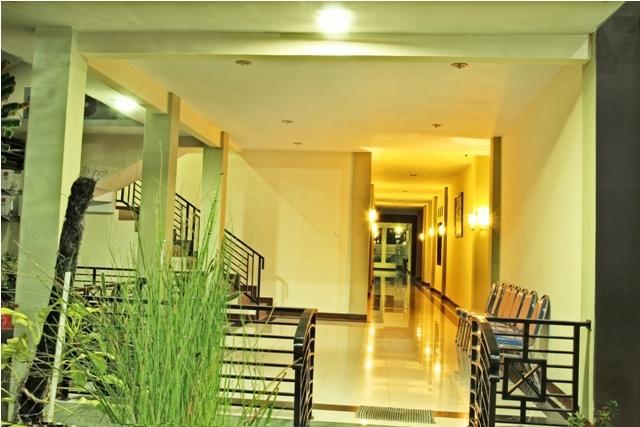 Gumilang Hotel Богор Экстерьер фото