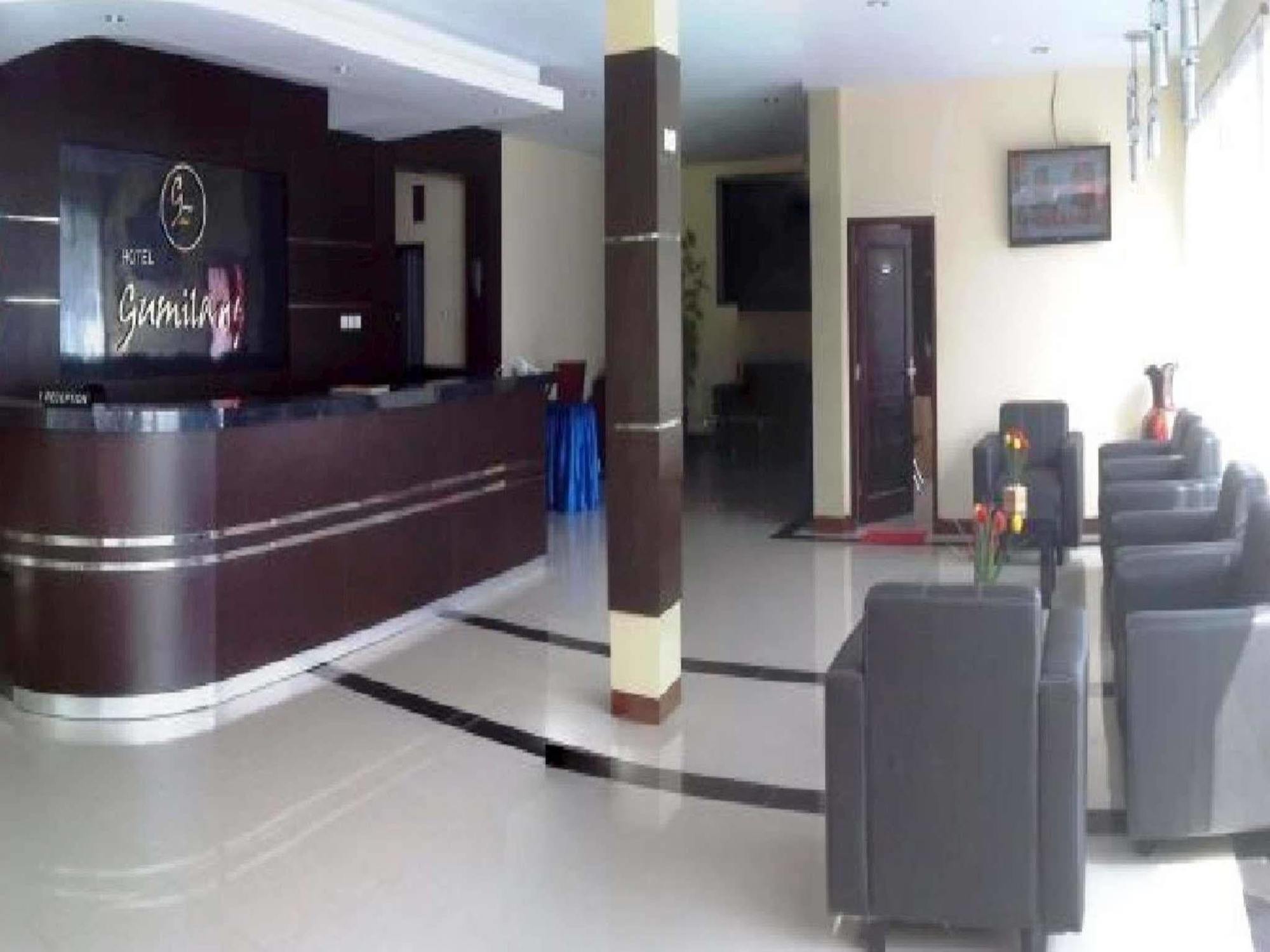 Gumilang Hotel Богор Экстерьер фото